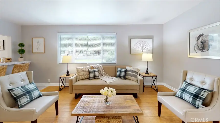 5430 Woodlake Avenue, Woodland Hills, CA 91367 - #2