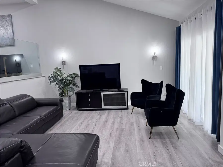 1/2 Nita Avenue, Woodland Hills, CA 91367 - #3