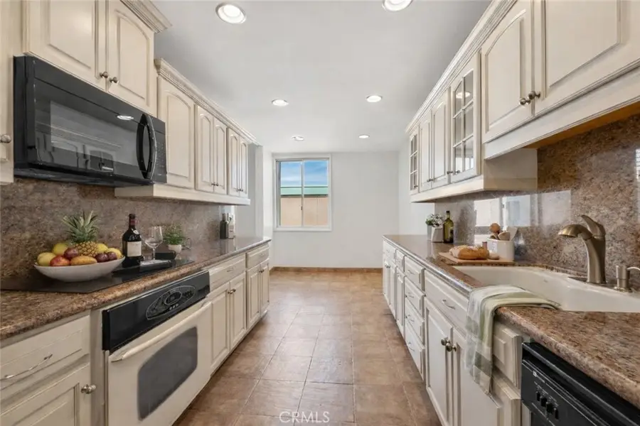 5301 Balboa #K4, Encino, CA 91316 - #2