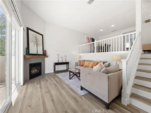 25710 Holiday #C, Stevenson Ranch, CA 91381