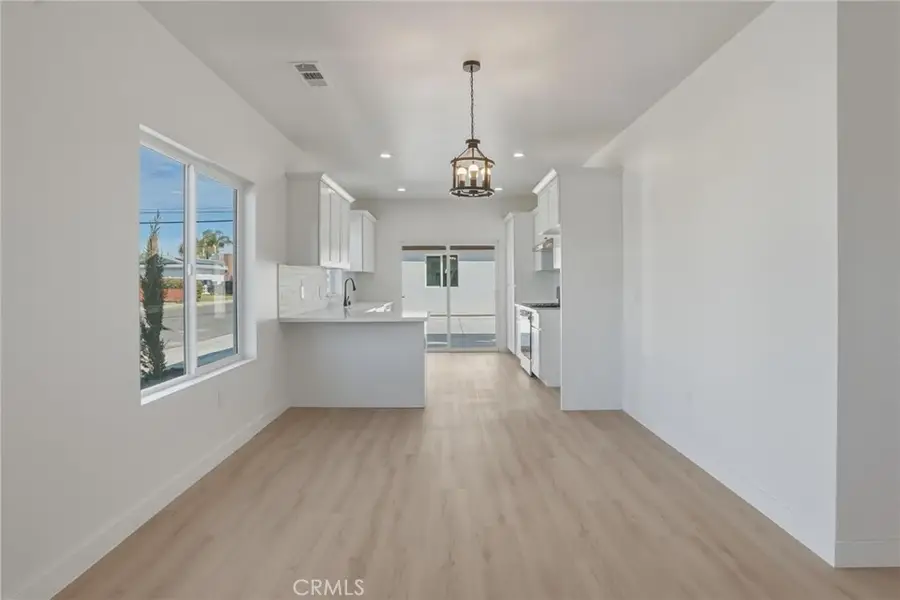 1646 -1646 .5 Clinton Street, Delano, CA 93215 - #3