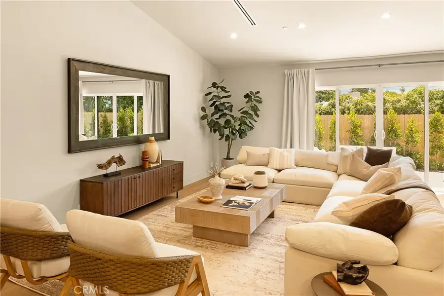 5944 Lasaine, Encino, CA 91316 - #2