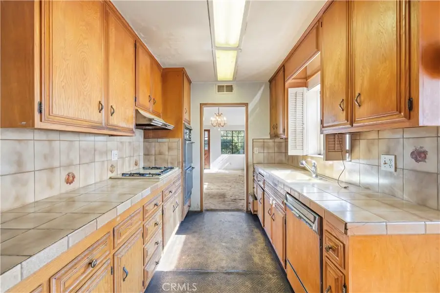 12635 Cumpston Street, Valley Village, CA 91607 - #3