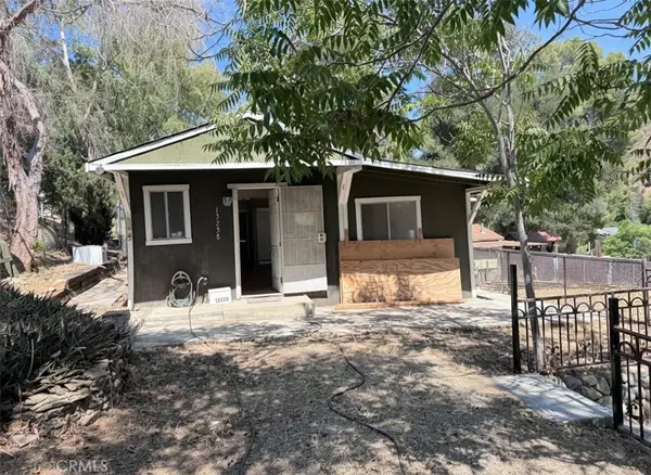 13238 Reservoir Avenue, Sleepy Valley, CA 91390