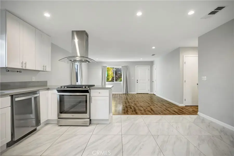 7417 Alabama Avenue, Canoga Park, CA 91303 - #2