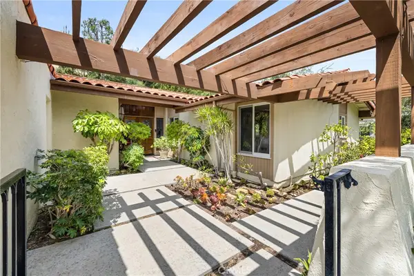 4011 Ellenita Avenue, Tarzana, CA 91356
