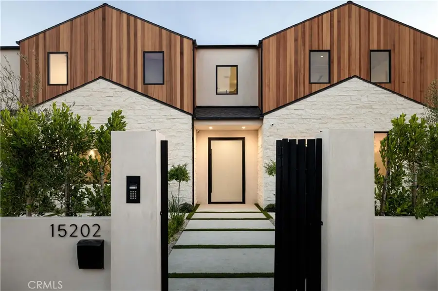 15202 Hesby Street, Sherman Oaks, CA 91403 - #2
