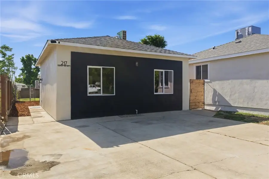 217 Garnsey Avenue, Bakersfield, CA 93309 - #3