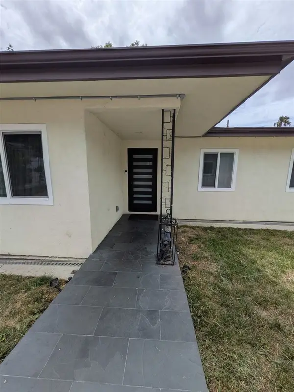 4741 Don Pio Dr, Woodland Hills, CA 91364