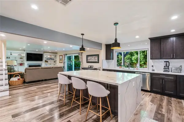 6321 Balcom Ave, Encino, CA 91316