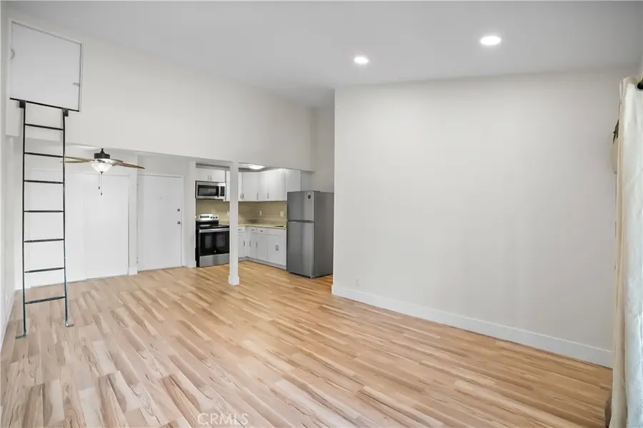 21801 Roscoe #206, Canoga Park, CA 91304 - #2