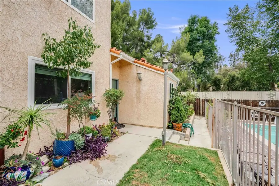 6300 Shoup Avenue #2, Woodland Hills, CA 91367 - #2