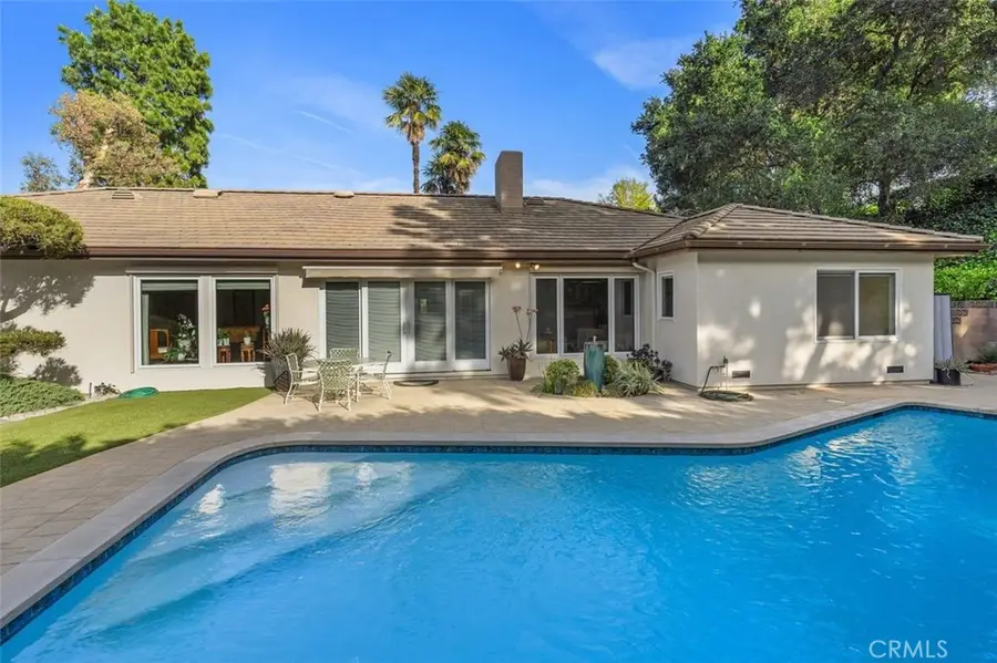 16903 Oak View Drive, Encino, CA 91436 - #2