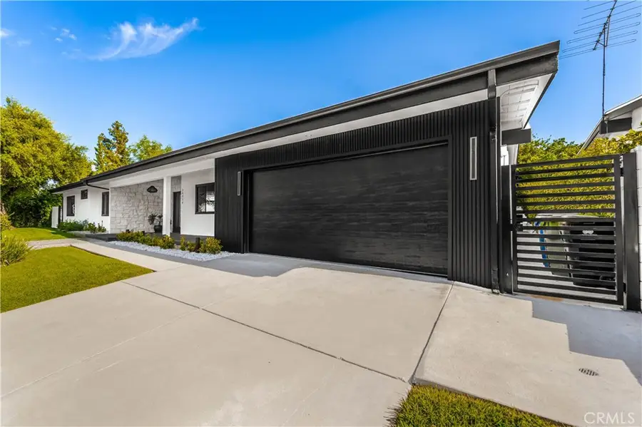 24320 Bessemer Street, Woodland Hills, CA 91367 - #3