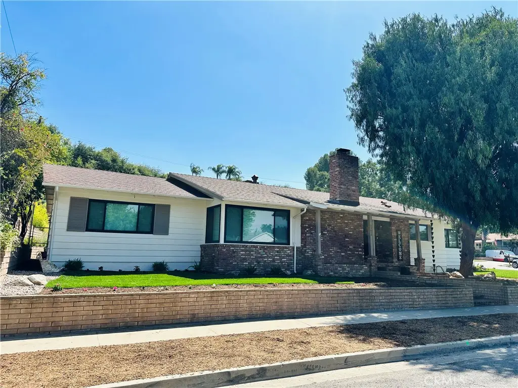 23626 Neargate, Newhall, CA 91321 - #1