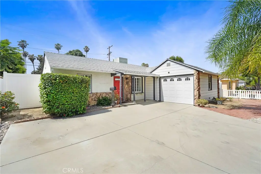 17516 Cantlay, Lake Balboa, CA 91406 - #1