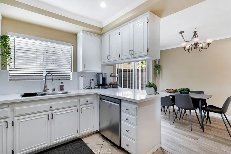 753 Warwick Ave, Thousand Oaks, CA 91360 - #3