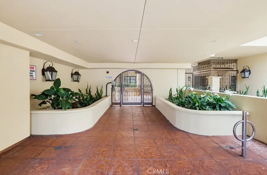 851 N San Vicente Boulevard #110, West Hollywood, CA 90069 - #2
