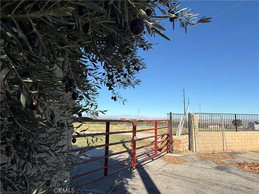 8539 W Avenue L, Lancaster, CA 93536 - #2