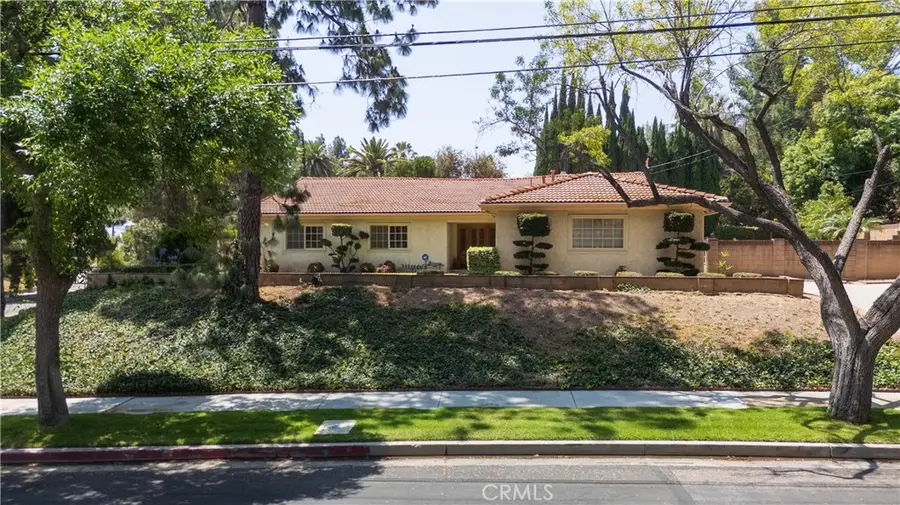 19600 Kingsbury Street, Chatsworth, CA 91311 - #2