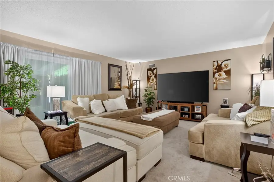 9301 Lasaine, Northridge, CA 91325 - #3