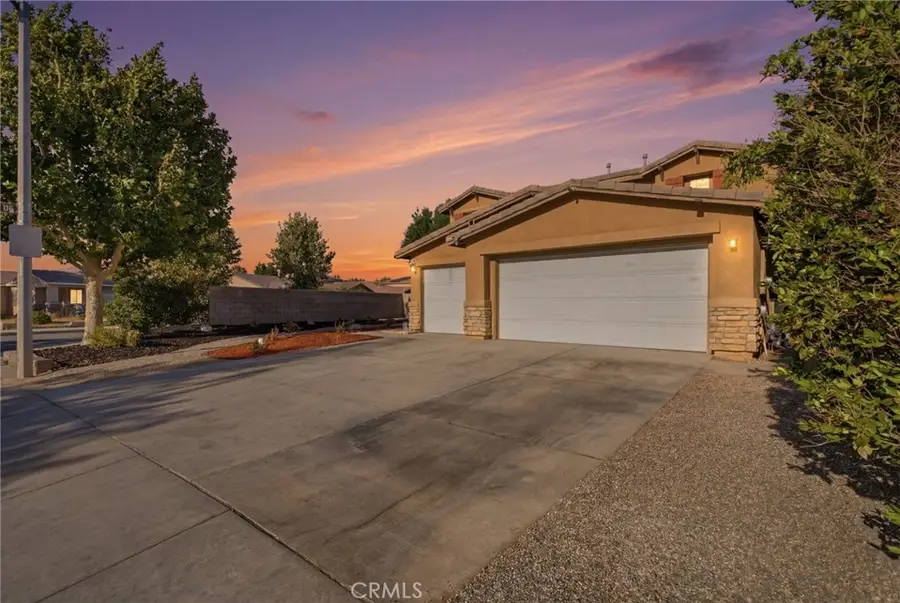 45320 Robinson Dr, Lancaster, CA 93535 - #2