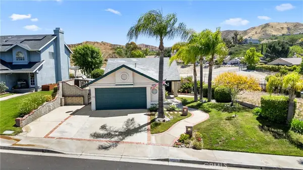 28924 Raintree Lane, Saugus, CA 91390