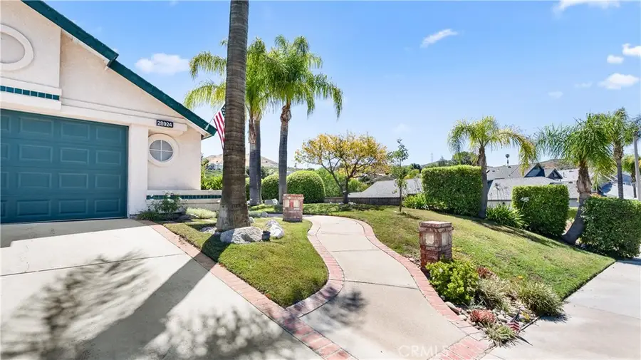 28924 Raintree Lane, Saugus, CA 91390 - #2