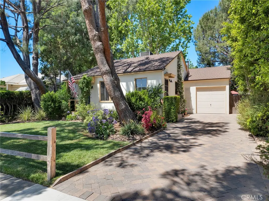 7051 Chimineas Avenue, Reseda, CA 91335 - #1