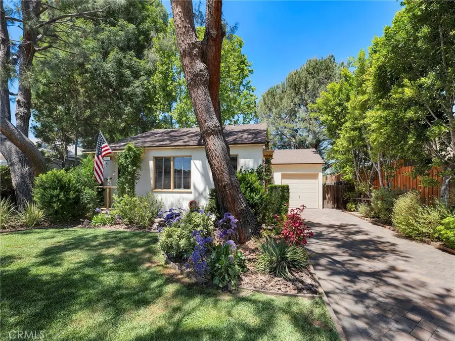7051 Chimineas Avenue, Reseda, CA 91335 - #3