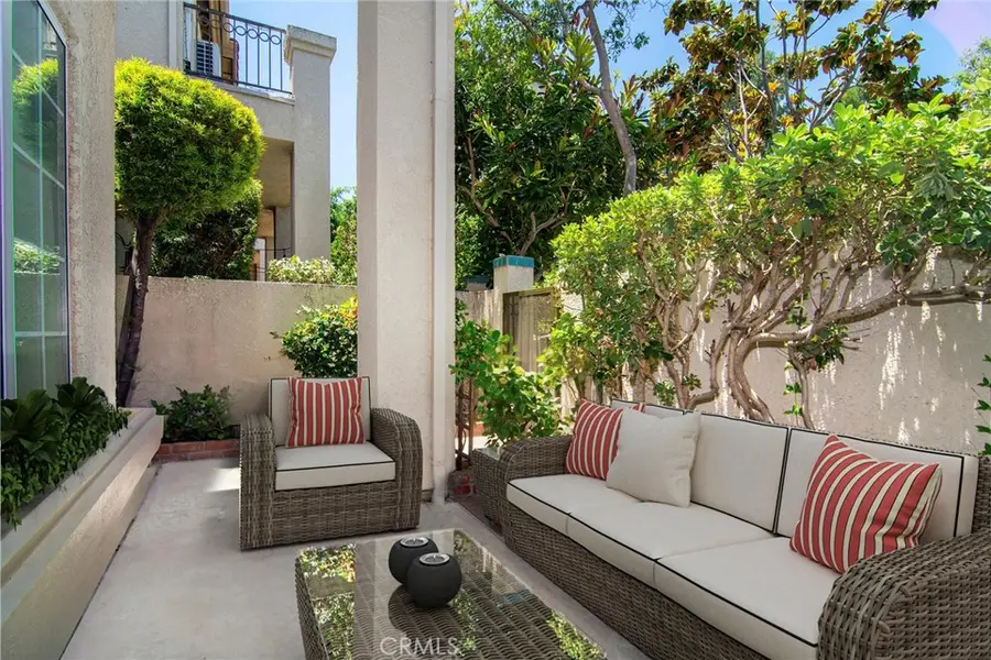 618 Warwick Avenue, Thousand Oaks, CA 91360 - #3
