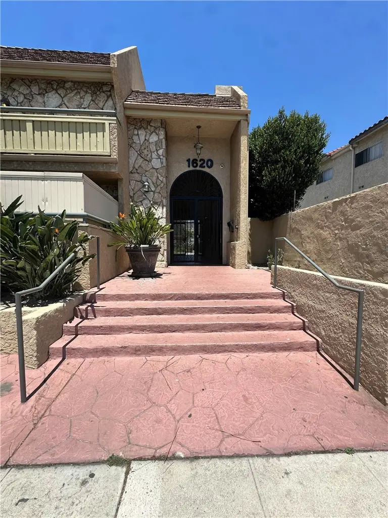 1620 N San Fernando #27, Burbank, CA 91504 - #1