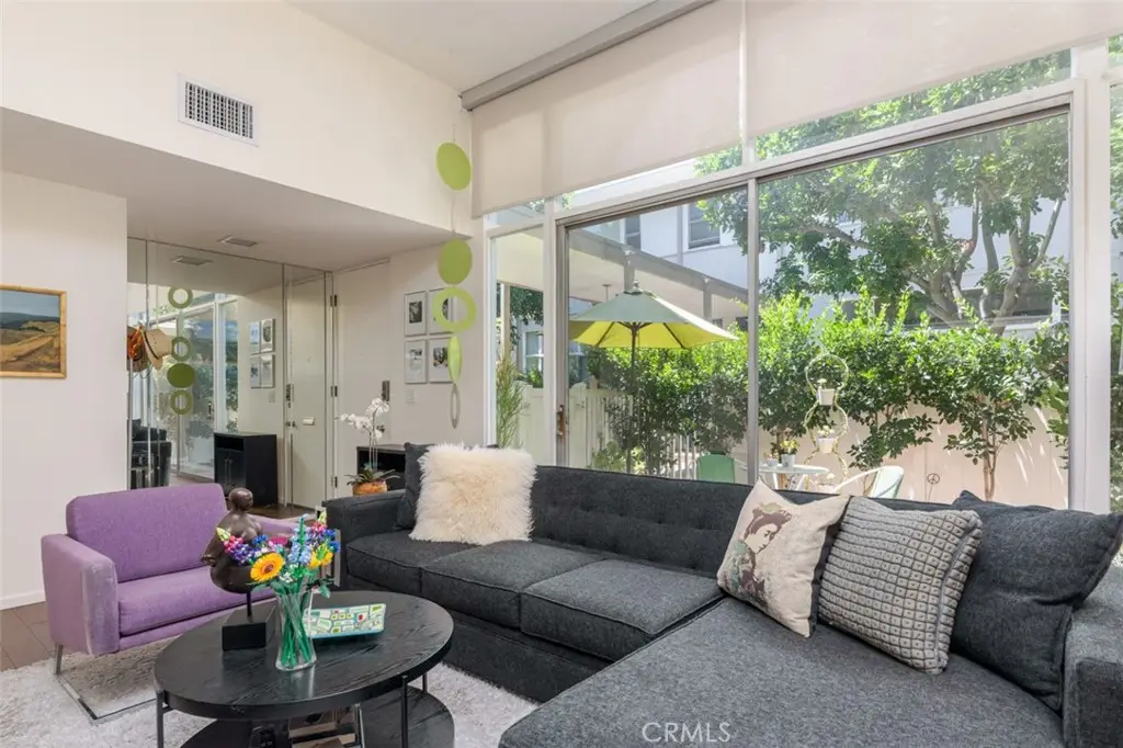 4362 W Kling, Burbank, CA 91505 - #1