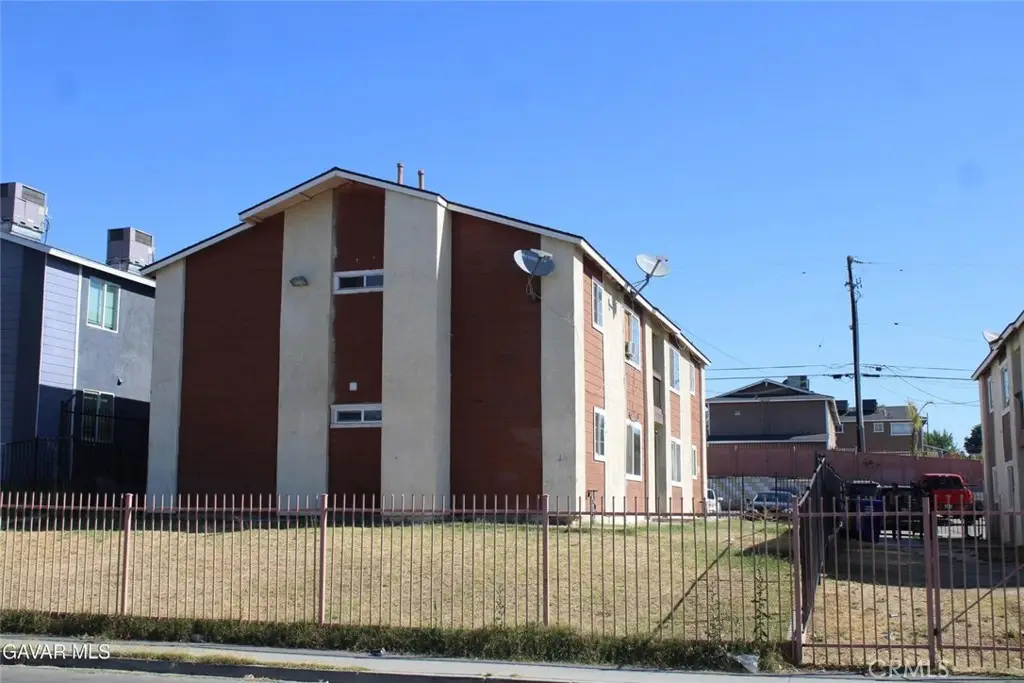 1308 Flower, Bakersfield, CA 93305 - #1