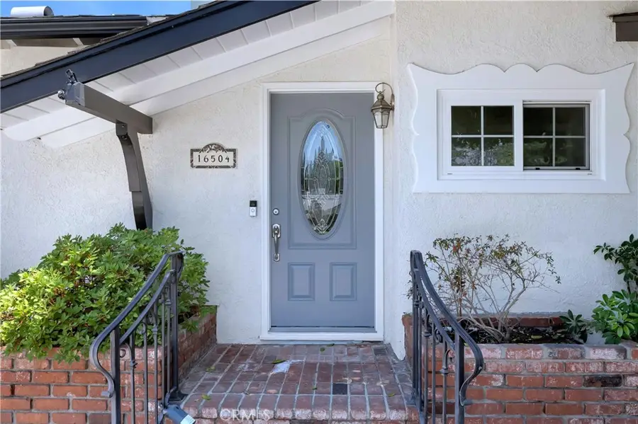 16504 Hiawatha Street, Granada Hills, CA 91344 - #3