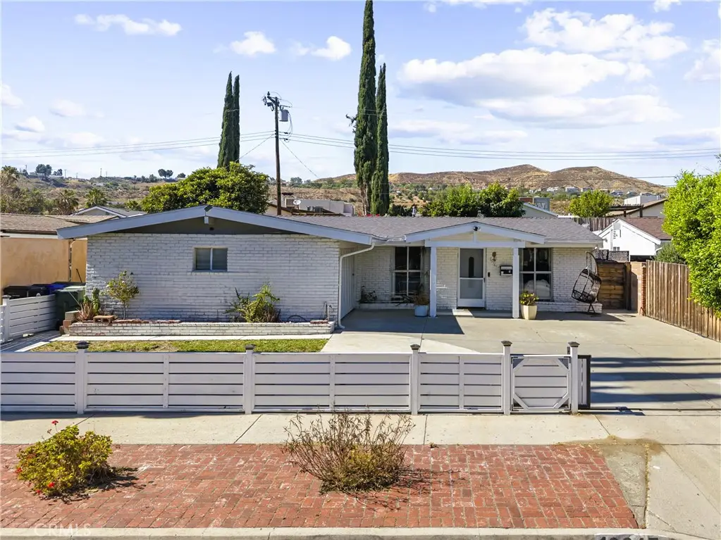 19347 Four Oaks Street, Canyon Country, CA 91351 - #1