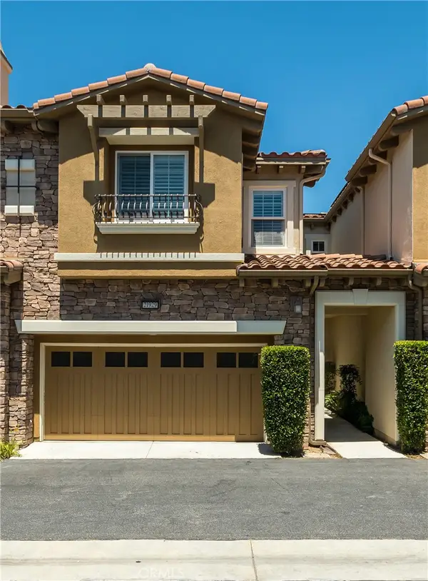 21929 Cortina, Chatsworth, CA 91311