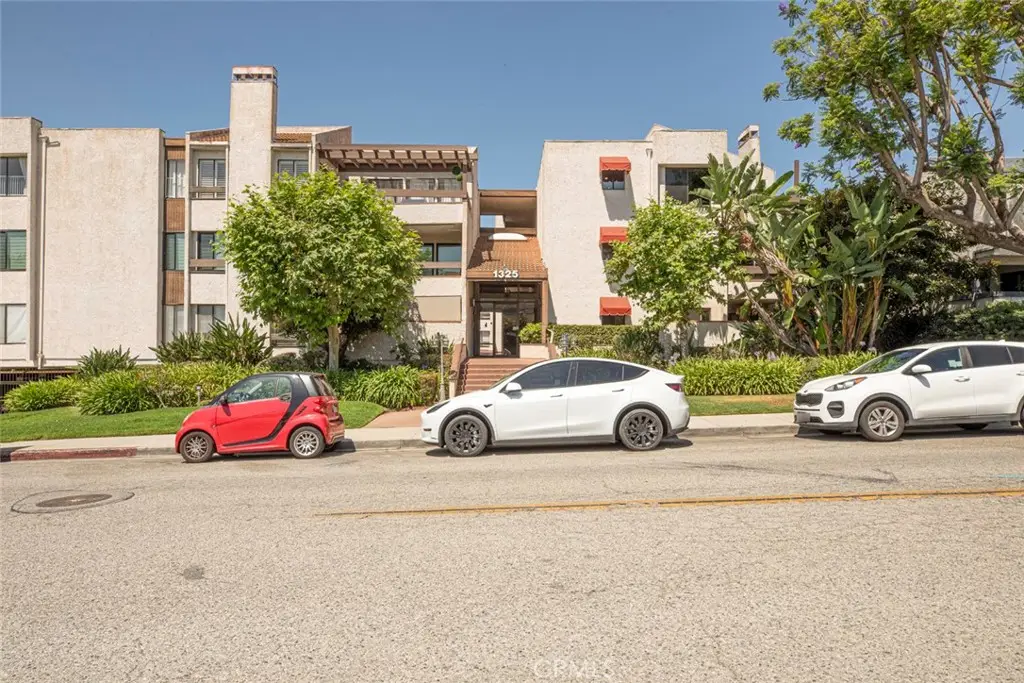 1325 Valley View Road #301, Glendale, CA 91202 - #1