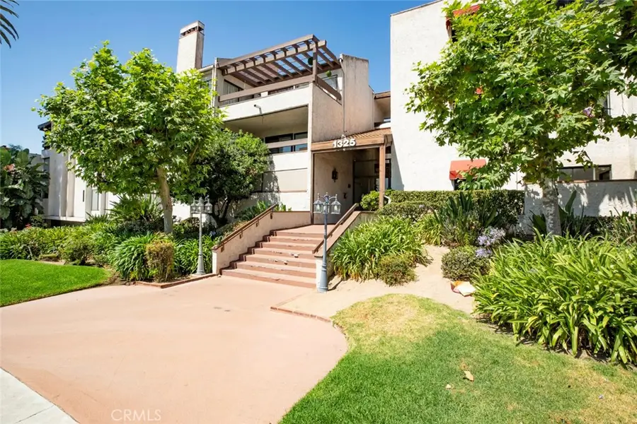 1325 Valley View Road #301, Glendale, CA 91202 - #2