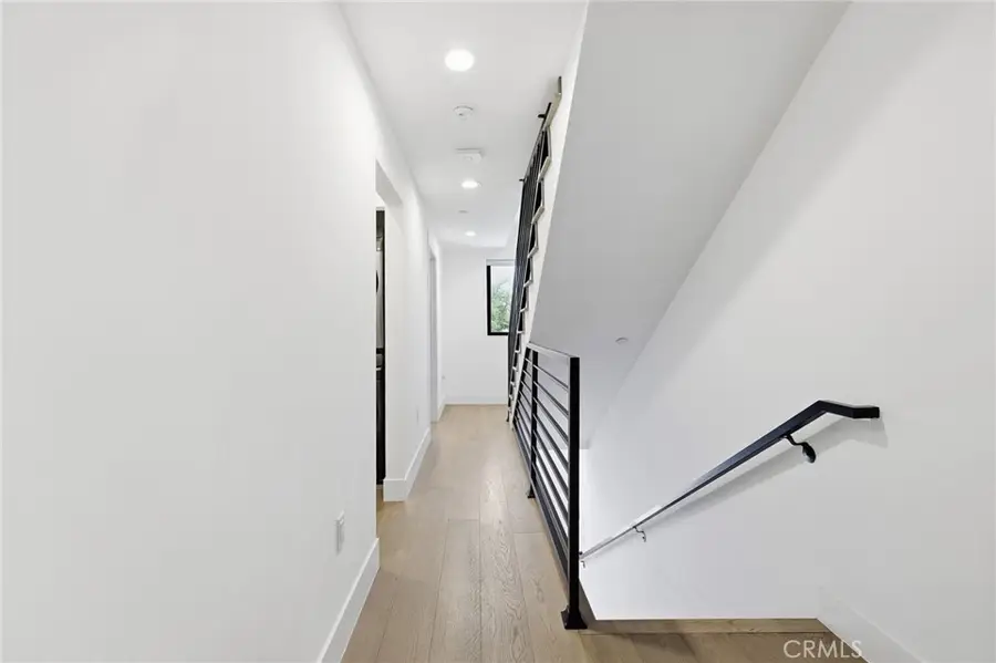 11324 Victory Boulevard, North Hollywood, CA 91606 - #2