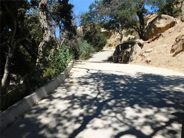 476 Box Canyon Road, West Hills, CA 91304