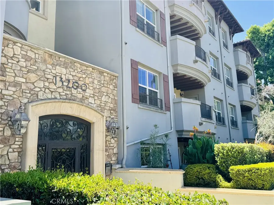 13200 Moorpark, Sherman Oaks, CA 91423 - #2