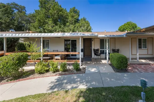 26753 Whispering Leaves #A, Newhall, CA 91321