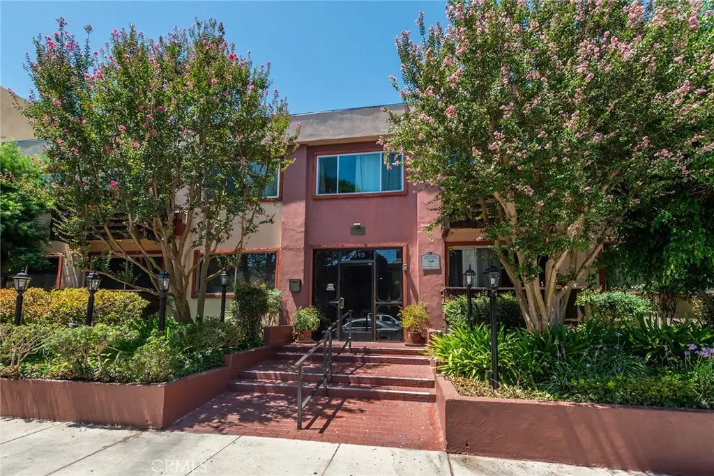 5349 Newcastle #20, Encino, CA 91316 - #1