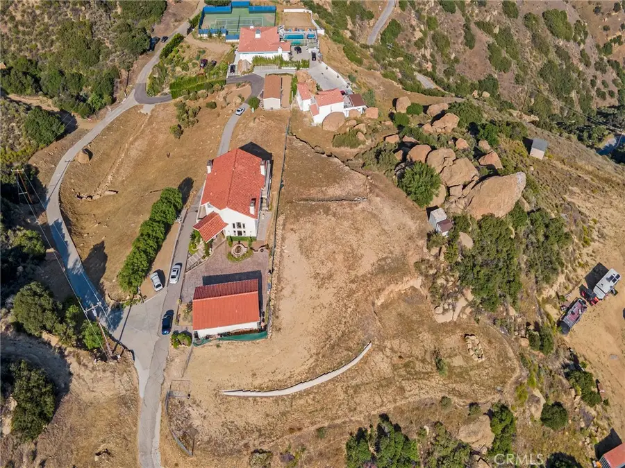 501 Thompson Avenue, Chatsworth, CA 91311 - #2