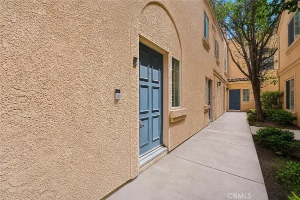 25238 Steinbeck Avenue #E, Stevenson Ranch, CA 91381