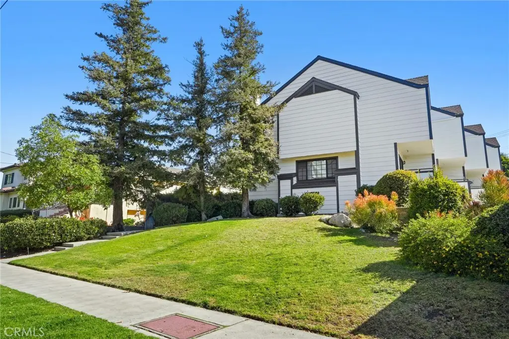 2615 Hermosa Avenue #B, Montrose, CA 91020 - #1