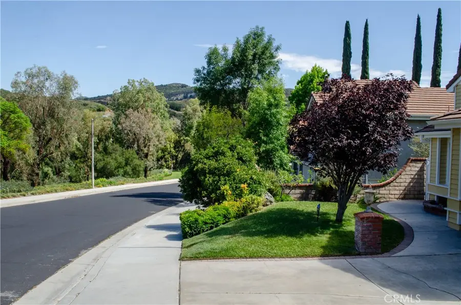24371 Crestview Drive, Newhall, CA 91321 - #2