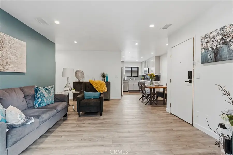 10221 Oklahoma Avenue, Chatsworth, CA 91311 - #3