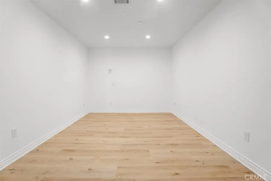 5305 Bellingham #304, Valley Village, CA 91607 - #3